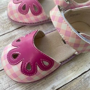 NWT Girl's Matilda Jane Livie & Luca Pack A Picnic Petal Leather Sandals Size 10 NWT Girl's Matilda Jane Livie & Luca Pack A Picnic Petal Leather Sandals Size 10